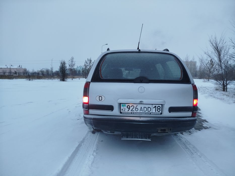 Продам машину Опель омега б