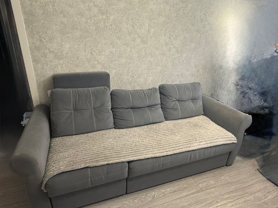 Бесплатно отдам диван б/у
