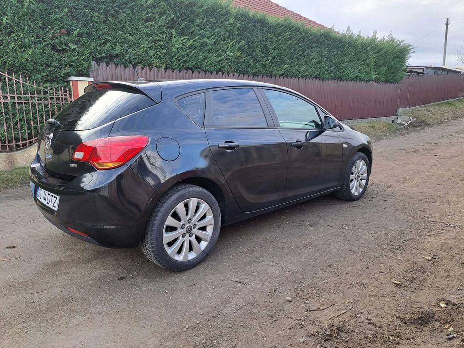 Opel Astra J 2012 110cp 1.7 CDTI
