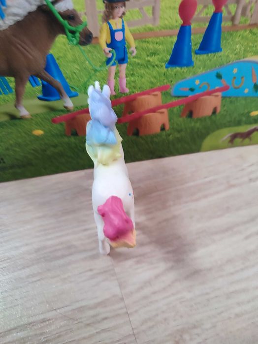 Caii schleich foarte bine îngrijit