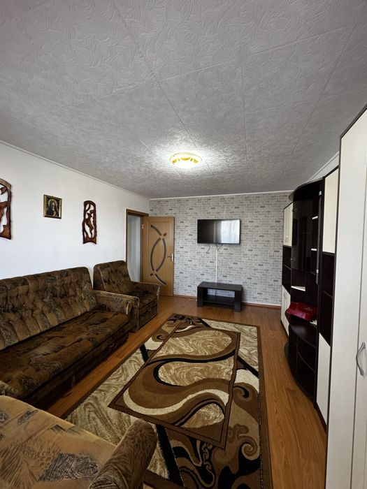 Apartament de vanzare 3 camere 2 bai cartier Tractorul 65.65 mp PROPRIETAR