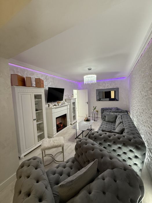 Apartament cu 3 camere Str Doinei