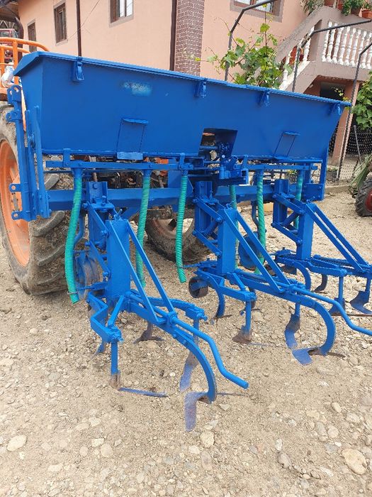 Vând prașitoare,cultivator