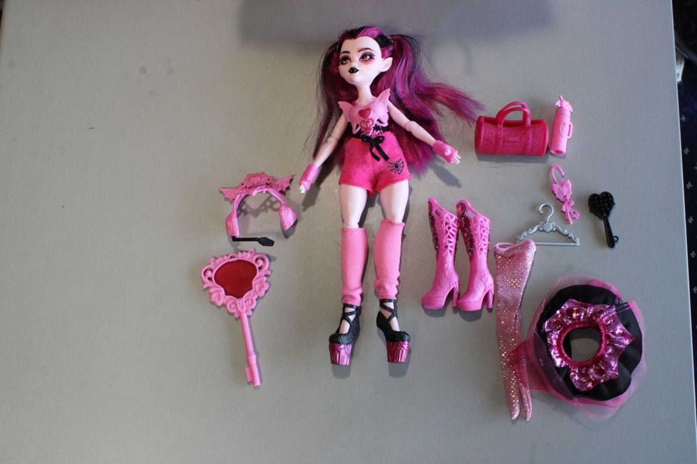 Monster High® Кукла Draculaura с гардероб Skulltimate Secrets +подарък