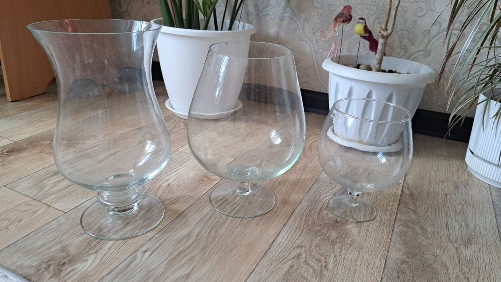 Продам стеклянные вазы