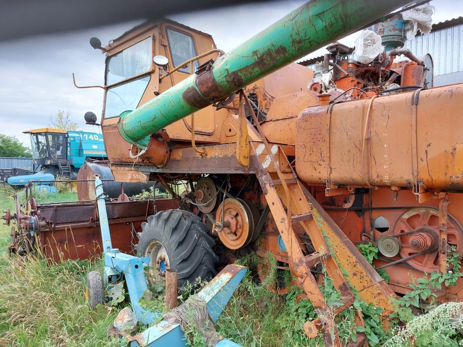 Продам комбайн НИВА