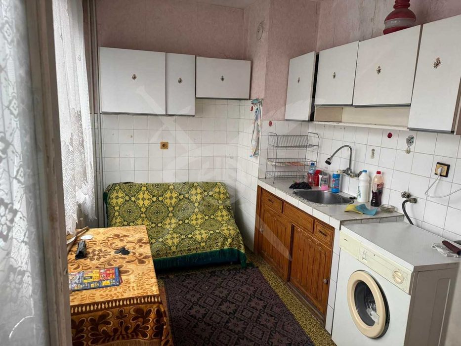 Двустаен апартамент в жк. Света Троица № № 98195