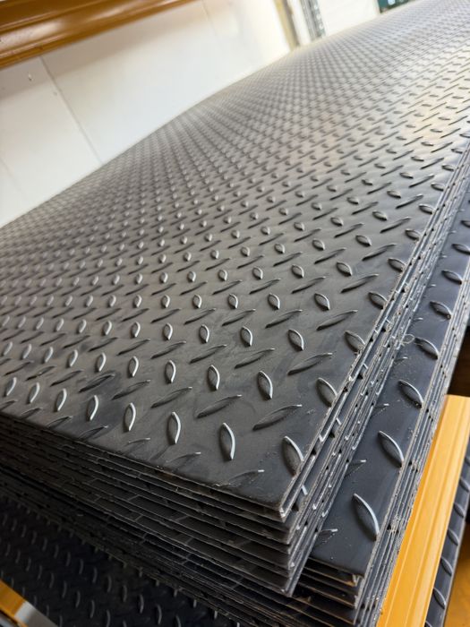 Tabla striata neagra 3x2000x1000mm 4mm