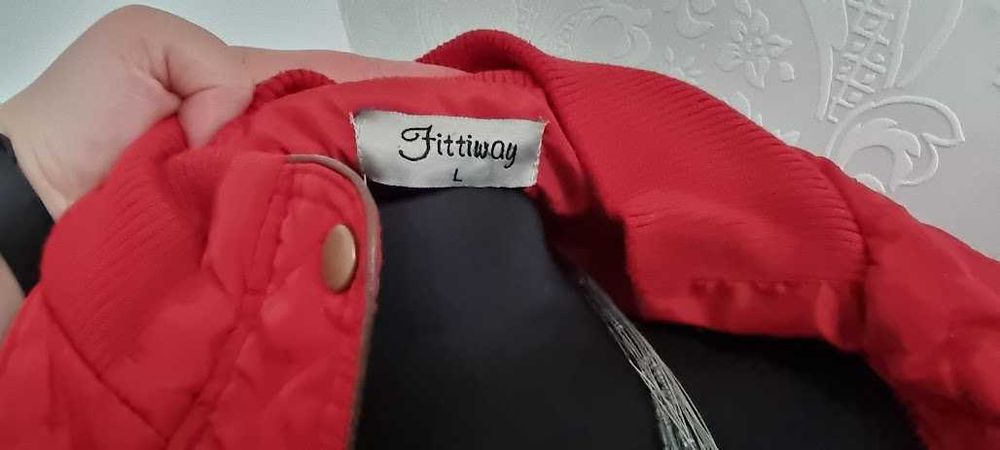 Geaca/ Jacheta matlasata rosie