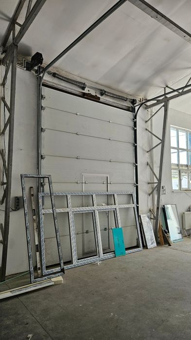 Uși de garaj automate