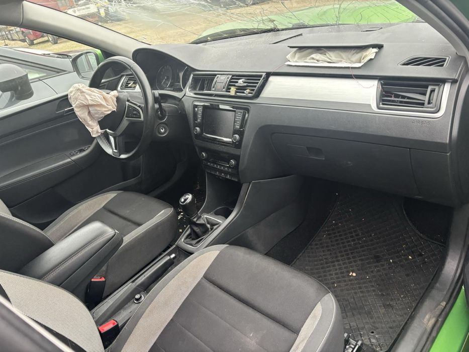 На части Skoda Rapid 1.4tdi ръчна кутия 2017г много запазена кола