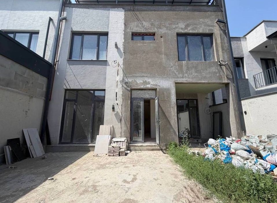Продается 2х этажный коттедж 5 комнат, ориентир: Альфраганус, 300м²