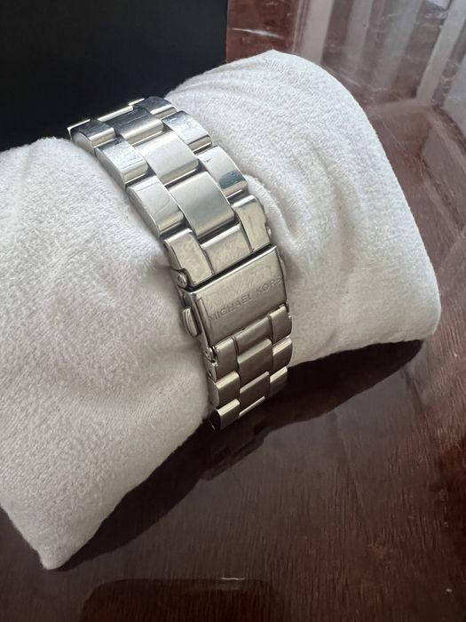 Часы наручные