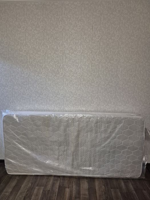 Продам дешево матрас в отличном состоянии!