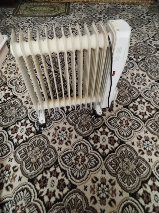 Продается обогреватель масляный.