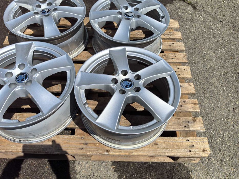 17 цола 5 х 112 мм Шкода / Фолксваген Групата - 7 Инча / ЕТ 40