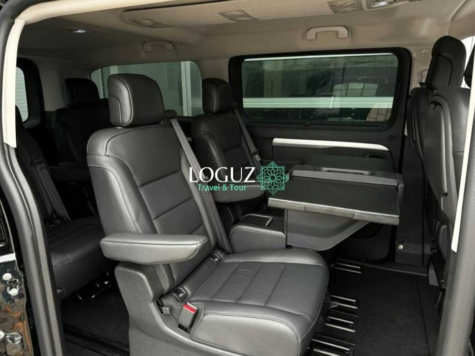 гид на личном минивене для группы гостей из 5-8 человек Экскурсии Туры