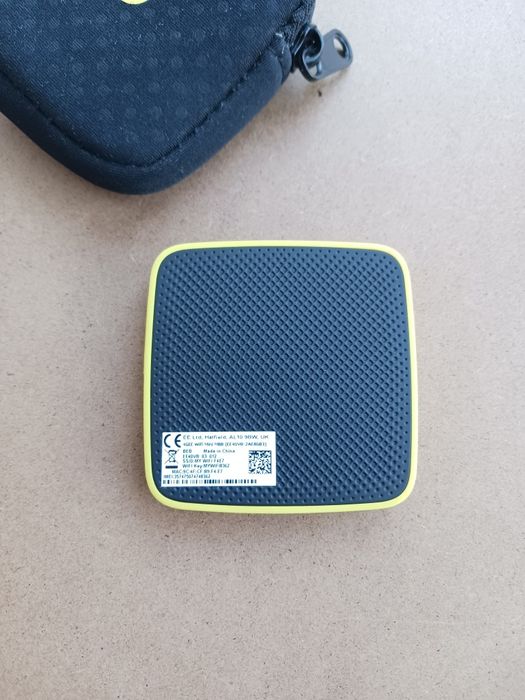 Alcatel EE40VB Router 4G cu SIM Modem portabil WiFi Hotspot 4G decodat