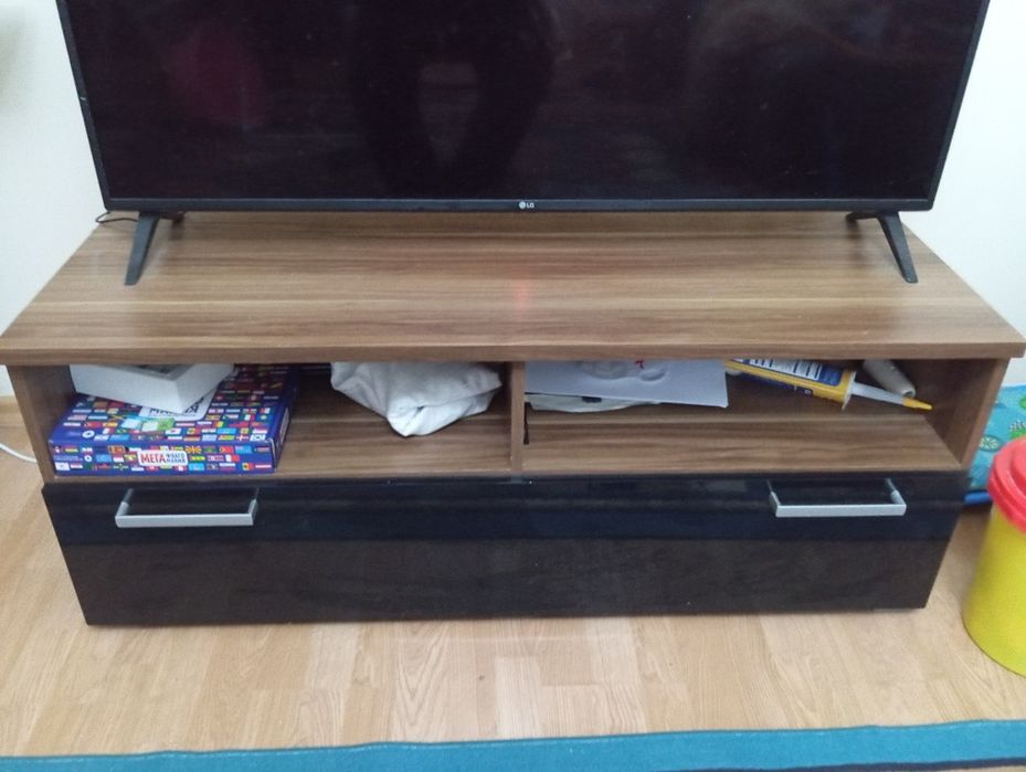 Тумба под телевизор+полки