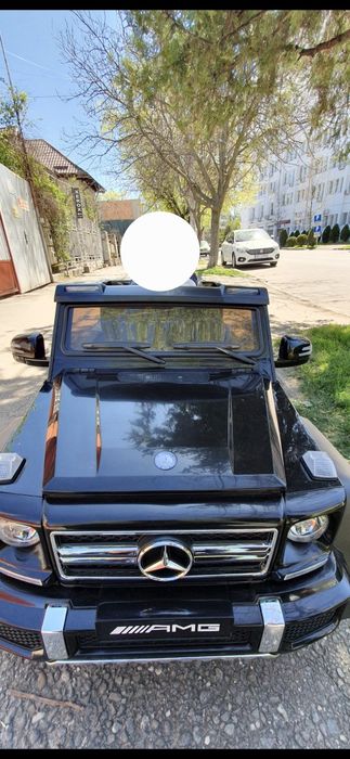 Vand mașinuța electrica Mercedes G63