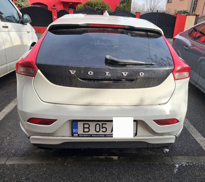 VOLVO  V40  2014