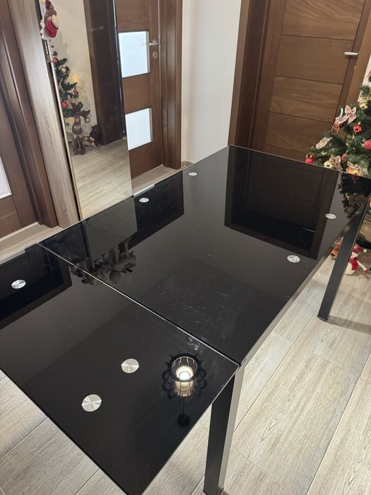 Разтегателна стъклена маса