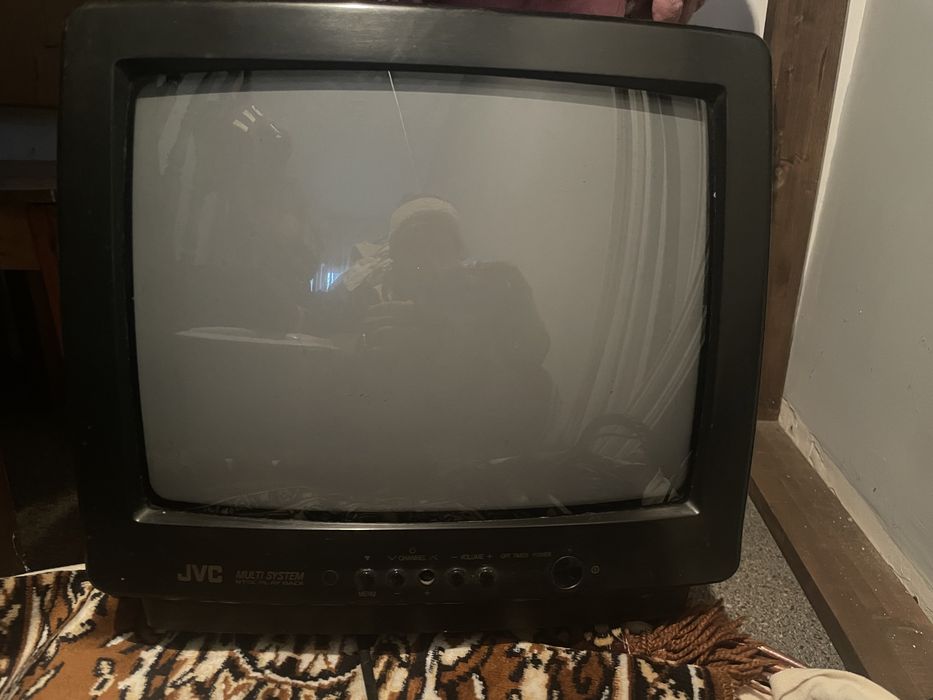 Продам телевизор JVC