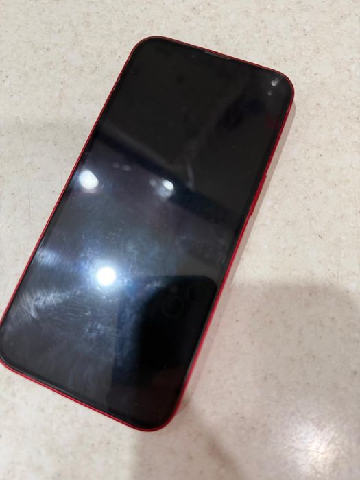 Продам Айфон 13