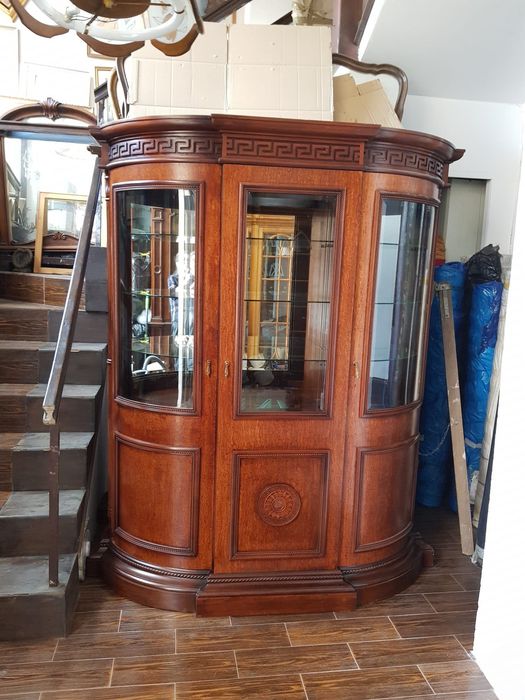 Vitrine Versace din lemn eucalipt, noi