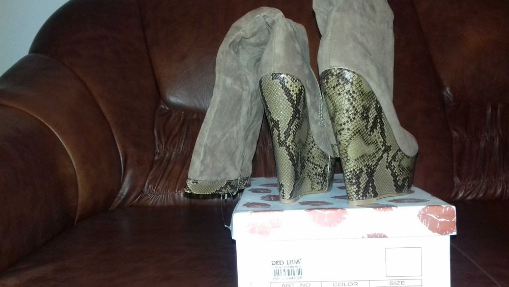 Cizme noi,  inalte cu platformă