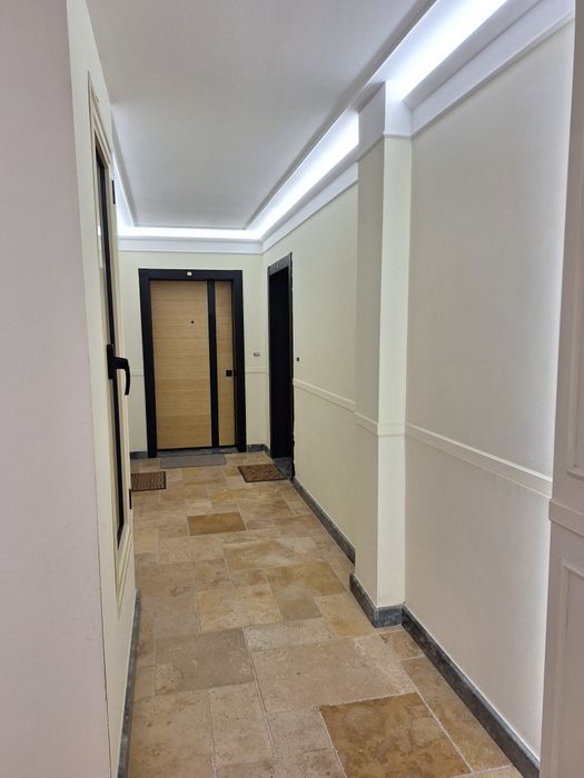 Дава се под наем Двустаен апартамент в София, Витоша - 75 кв.м за 747.66 € - Снимка #2