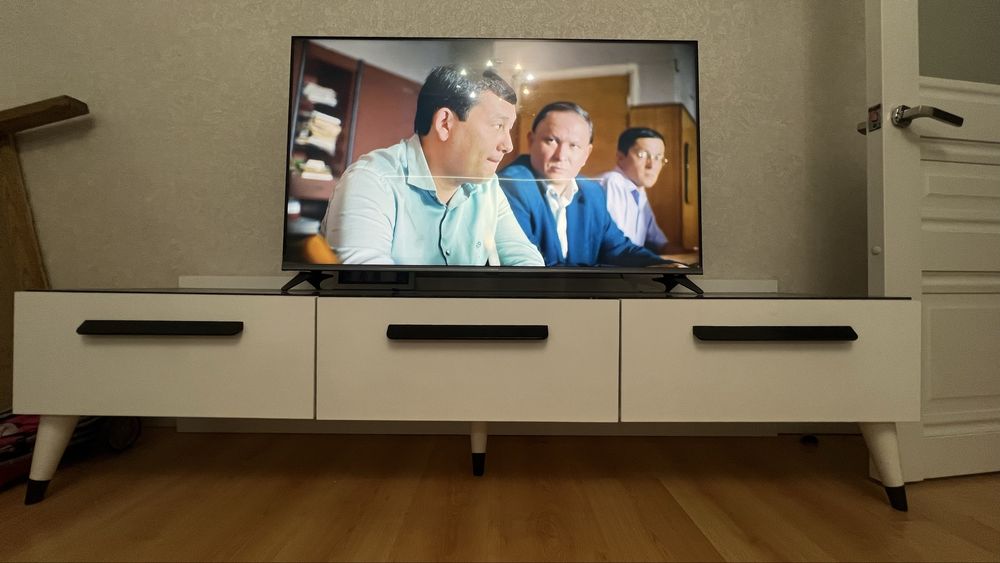 Срочно продаю тв-тумба напольная