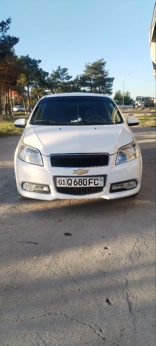 Nexia 3 avtomat sotiladi