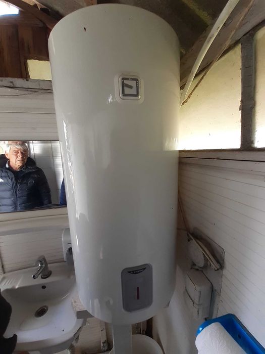 Vand boiler electric ARISTON de 100 de litri ptr piese