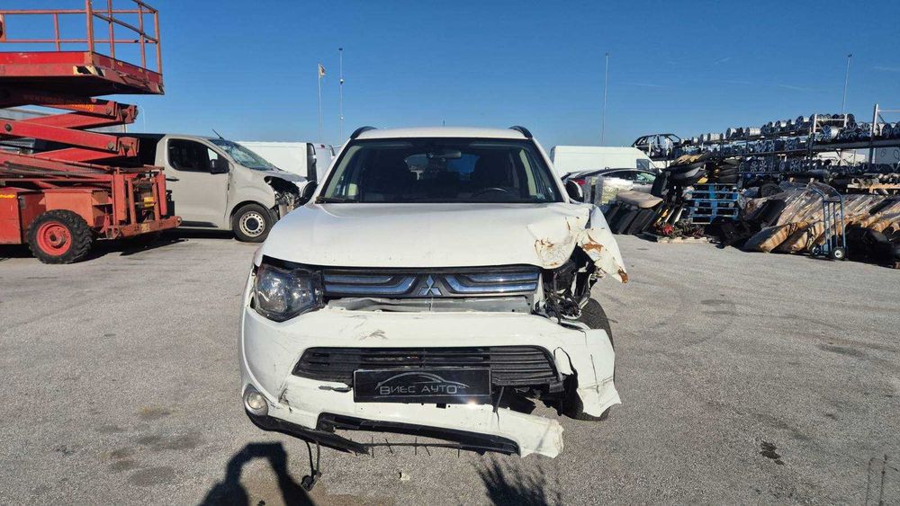 Mitsubishi Outlander 2014г 2.2DI-D 4x4-на части
