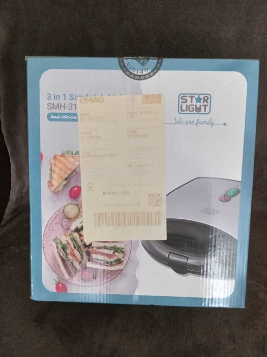Sandwichmaker StarLight ,700W,3 tipuri placi grill,waffle, Negru/Inox