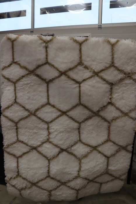 Килими за спалня, хол, пухкав килим 120x160см в бяло и бежово