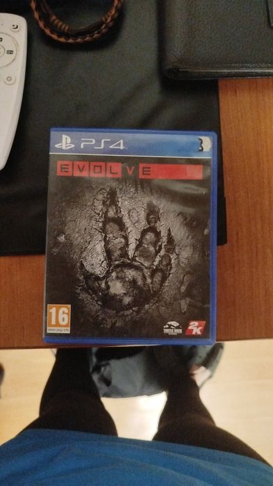 Joc evolve ps4 stare bună