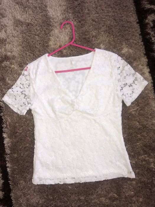 Дамска бяла тениска only
