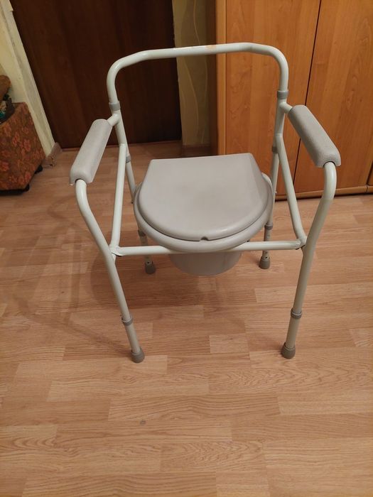 Продам стул с горшком..