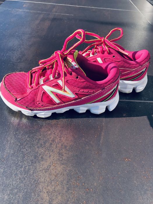 Pantofi New Balance fetite