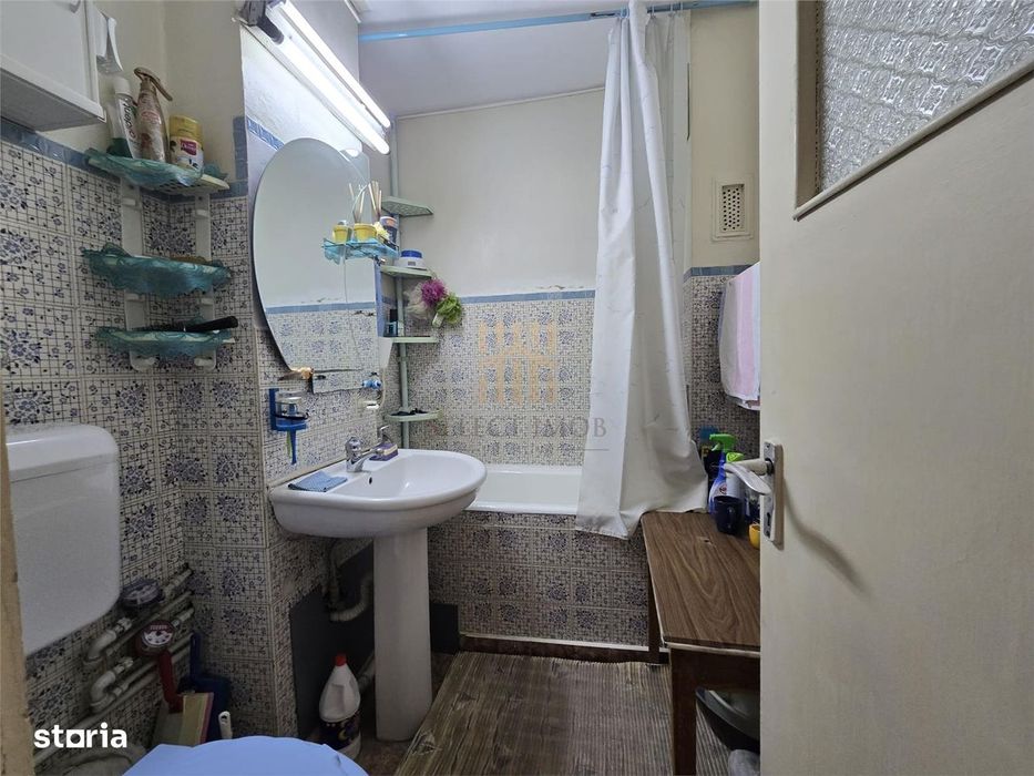 Vanzare 2 camere , Zona Bobalna