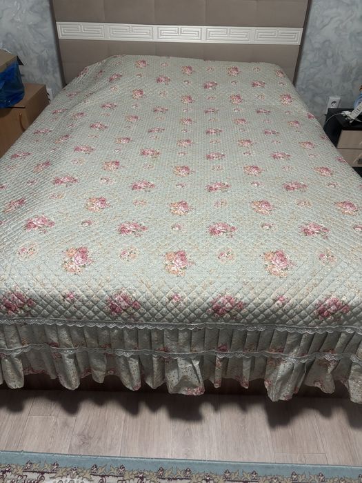 Спальный гарнитур продам