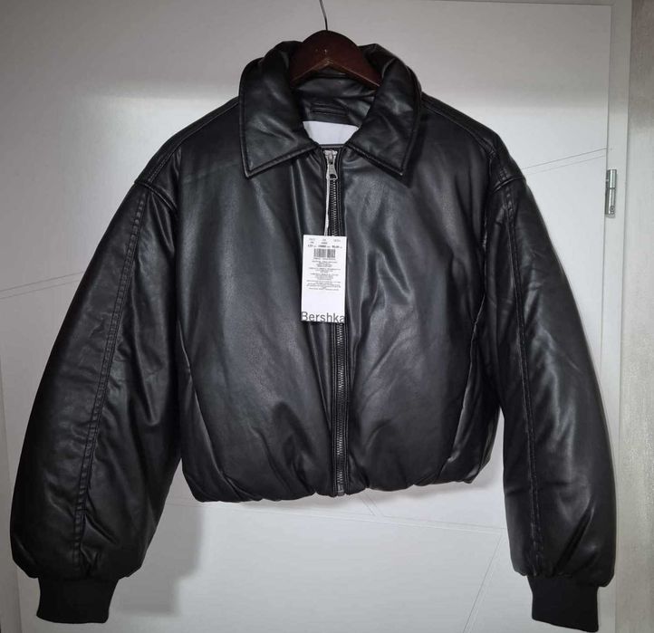 Bershka чернa пухенка/яке