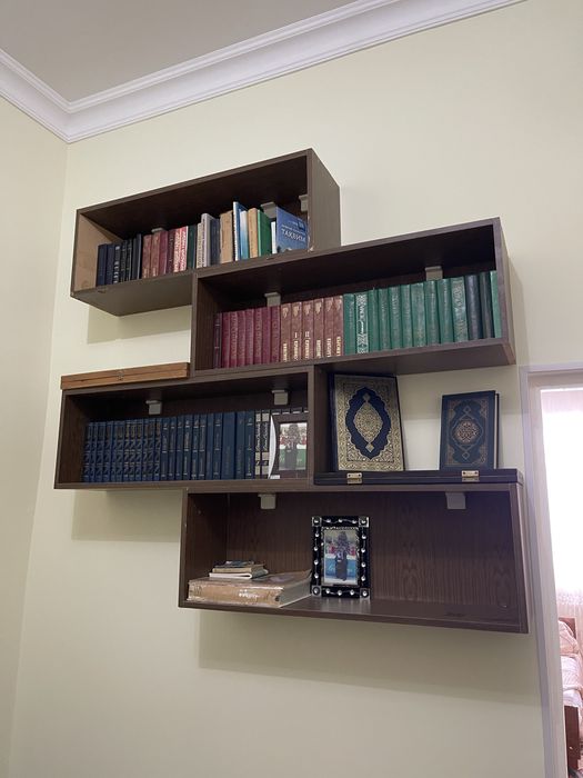 Шкаф, кровать и книжная полка комплект