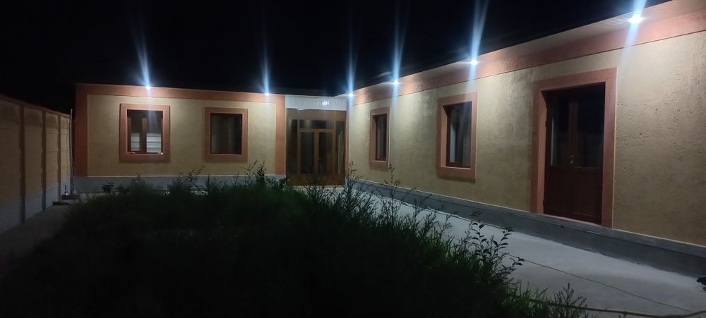 2 хужалик ховли срочно сотилади.