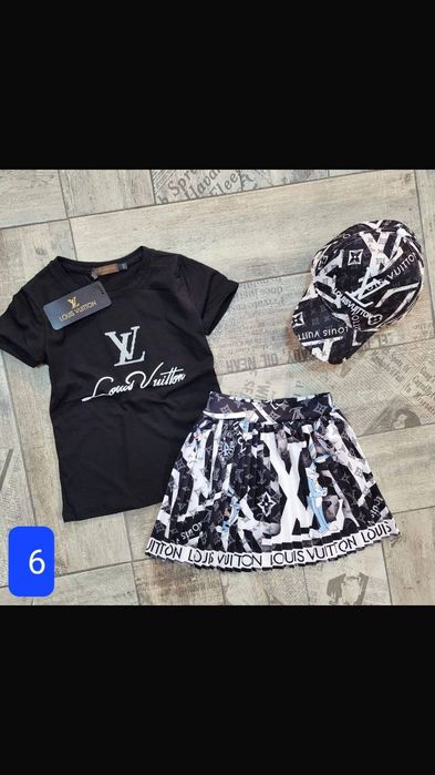 Compleuri pentru fetițe