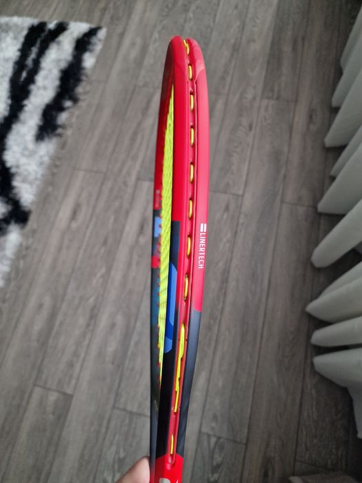 Vand racheta Yonex Vcore 98