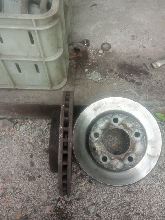 Продам тормозные диски Мазда 626(кронос)