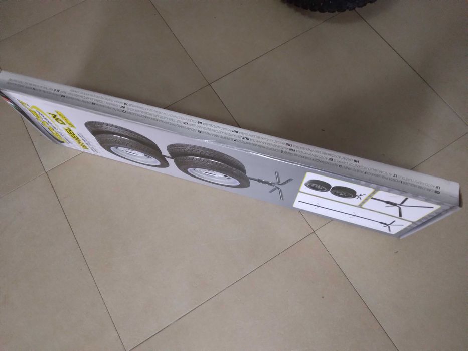 Suport metalic/ stativ depozitare/ prezentare roti 13 - 17"/ jante nou
